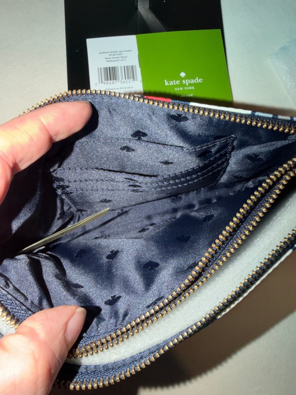 Kate Spade New York Dawn Breezy Floral Medium Double Zip Wristlet. - Picture 4 of 7